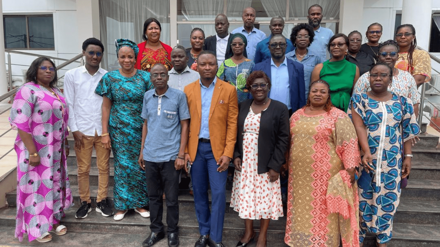 Photo de famille des personnes présentent lors de l'atelier