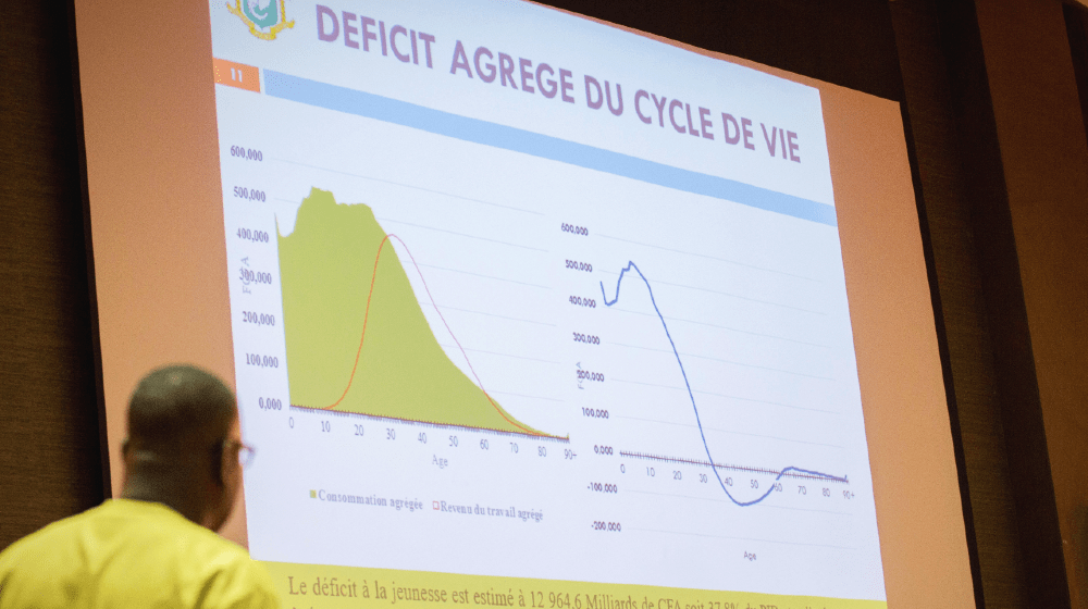 Un membre de l'équipe nationale NTA présentant les résultats de l'étude