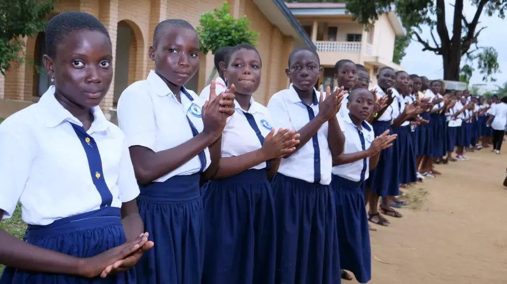  Affaires mondiales Canada et l’UNFPA joignent leurs efforts pour renforcer les initiatives en faveur du maintien des jeunes filles à l’école en Côte d’Ivoire